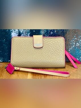 Coach Rare Highly Coveted Bleecker Edgepaint Phone Wallet Wristlet Camel Pink
